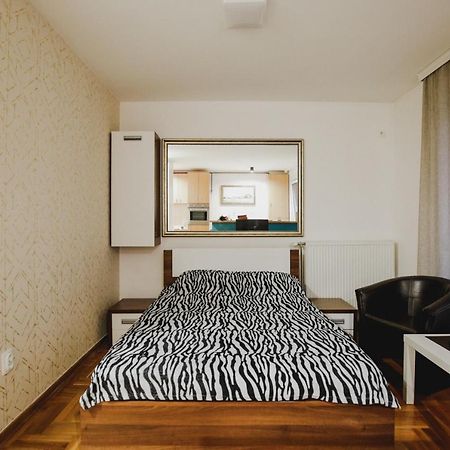 Prestige Apartment Gornji Milanovac Exterior foto